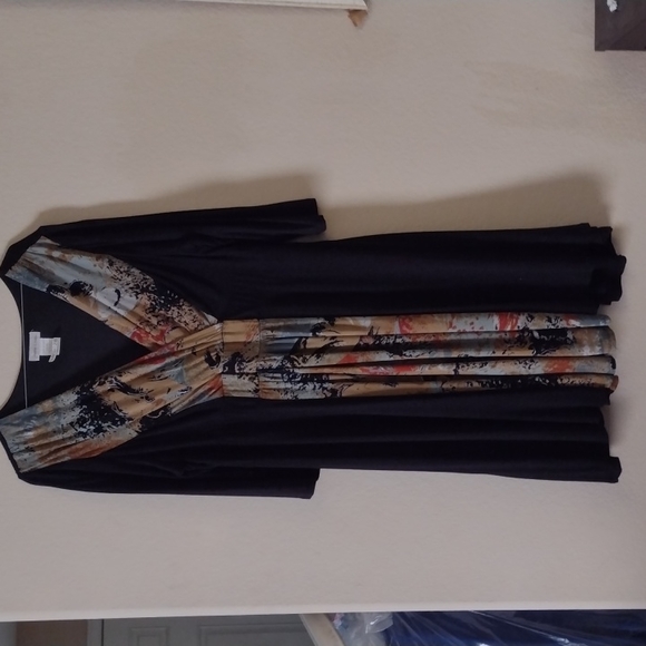 Monroe and main plus size dress black with Y front colorful pattern size XL NWOT - Picture 1 of 4